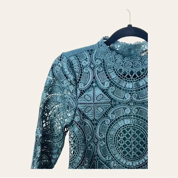 0389. JAMES COVIELLO NEW YORK EMBROIDERED TOP SHEER FRONT SOLID BACK SIZE XSMALL - Picture 3 of 11